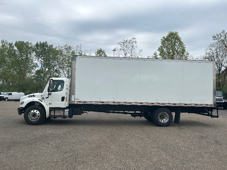 2020 Freightliner M2 106 in Akron, OH — photo 4