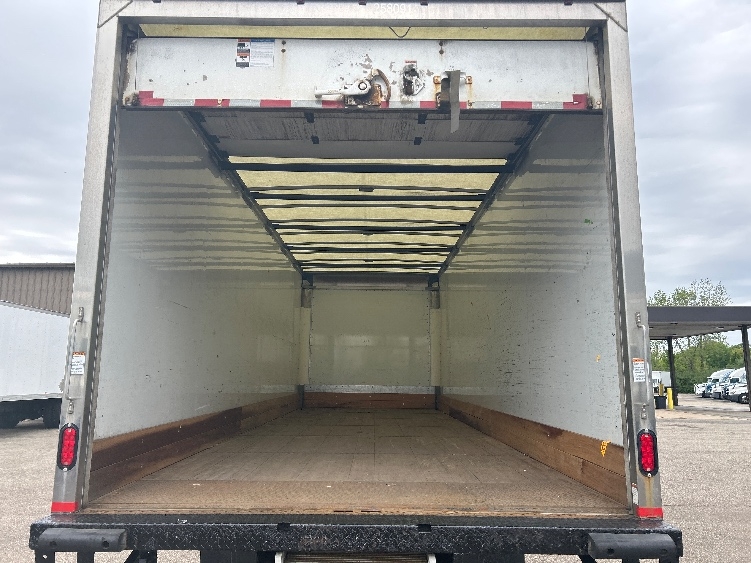 2020 Freightliner M2 106 in Akron, OH — photo 8