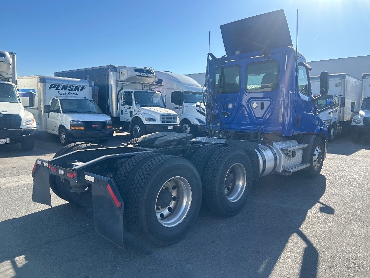 2019 Freightliner Cascadia in Torrance, CA — photo 7