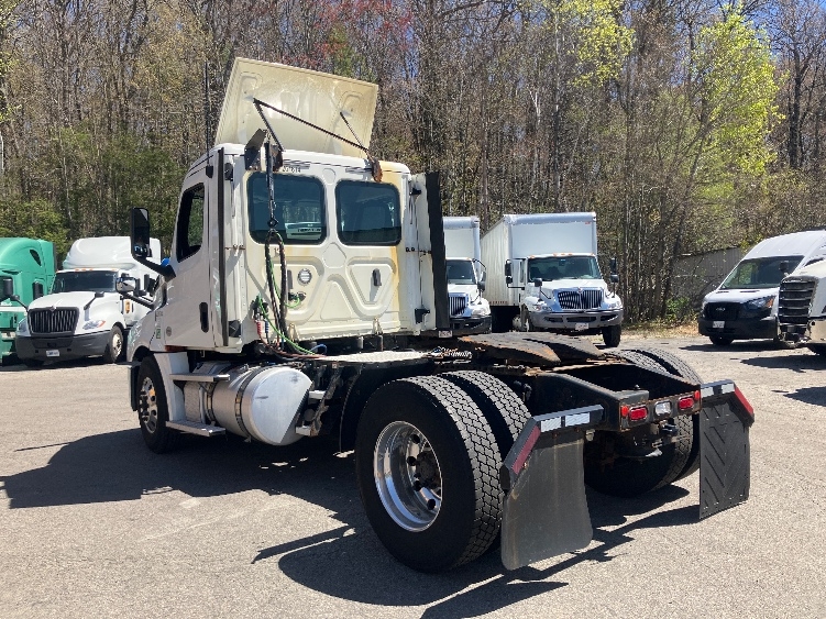 2019 Freightliner Cascadia in Auburn, MA — photo 5