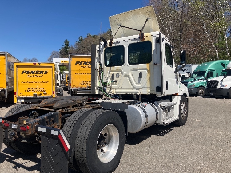 2019 Freightliner Cascadia in Auburn, MA — photo 7