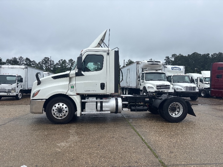 2019 Freightliner Cascadia in Hammond, LA — photo 4