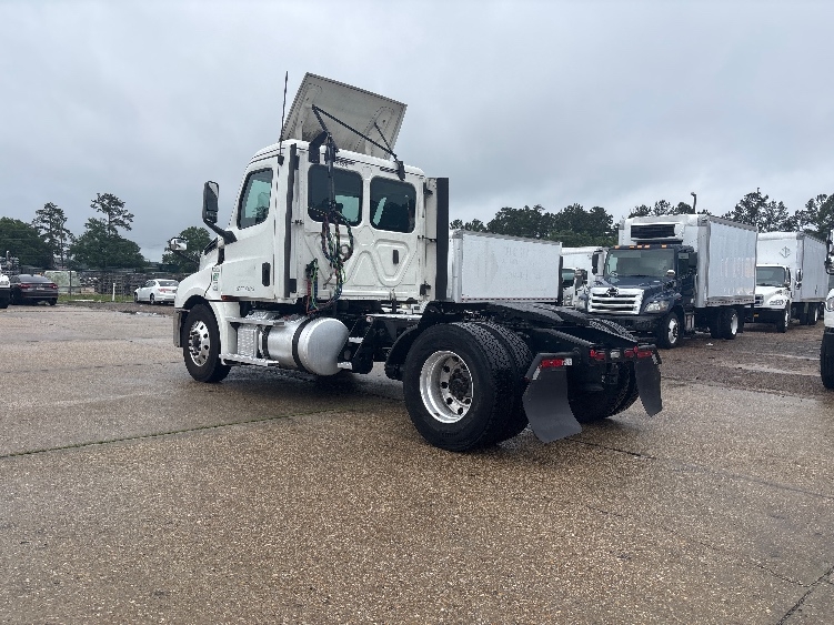 2019 Freightliner Cascadia in Hammond, LA — photo 5