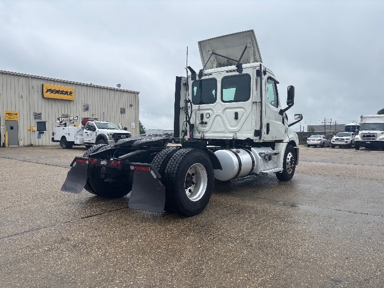 2019 Freightliner Cascadia in Hammond, LA — photo 7