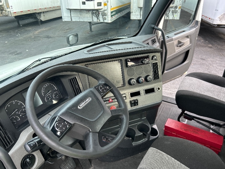 2019 Freightliner Cascadia in Atlanta (Conyers), GA — photo 10