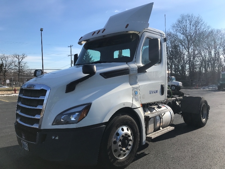 2019 Freightliner Cascadia in Bensalem, PA — photo 3