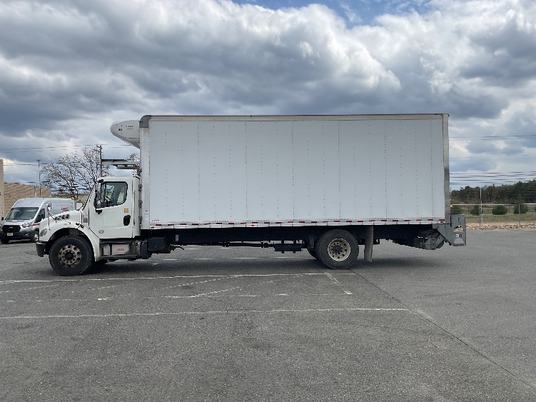 2019 Freightliner M2 106 in Millville, NJ — photo 4