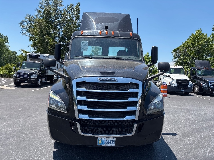 2019 Freightliner Cascadia in Conover, NC — photo 2