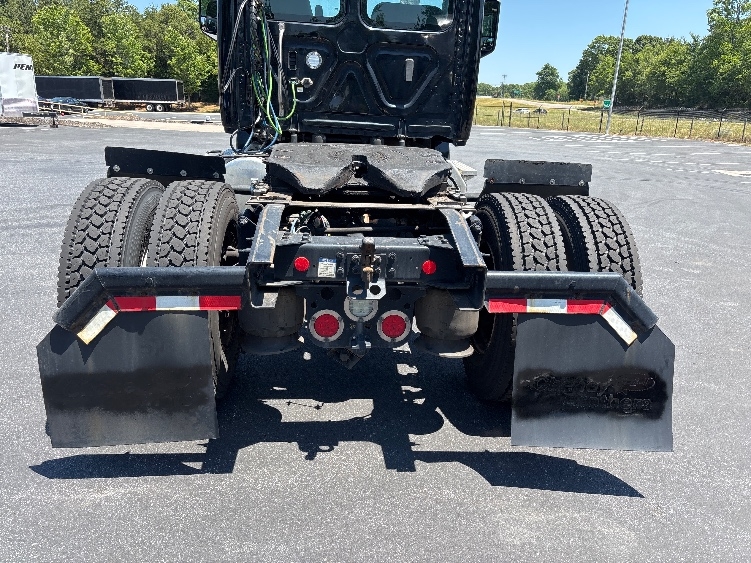 2019 Freightliner Cascadia in Conover, NC — photo 6