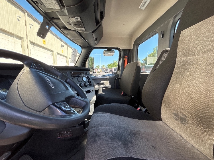 2019 Freightliner Cascadia in Concord, NC — photo 10