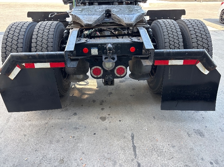 2019 Freightliner Cascadia in Concord, NC — photo 6