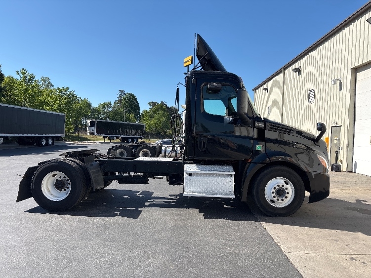 2019 Freightliner Cascadia in Concord, NC — photo 8