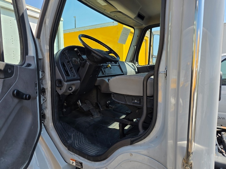 2019 Freightliner M2 106 in Middlefield, OH — photo 5
