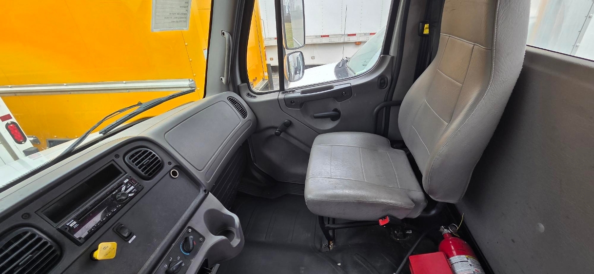 2019 Freightliner M2 106 in Middlefield, OH — photo 8