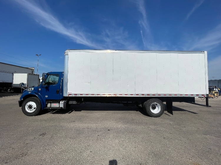 2019 Freightliner eM2 in Dallas, TX — photo 4