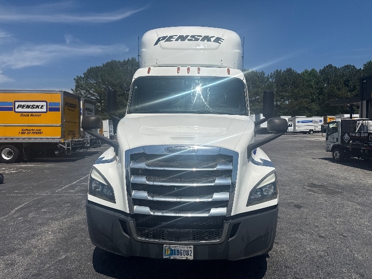 2020 Freightliner Cascadia in Atlanta (Conyers), GA — photo 2