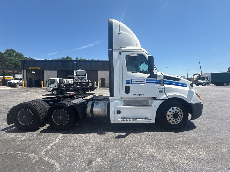 2020 Freightliner Cascadia in Atlanta (Conyers), GA — photo 8