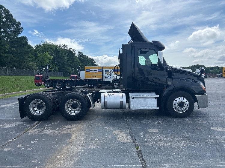2019 Freightliner Cascadia in Decatur, AL — photo 8