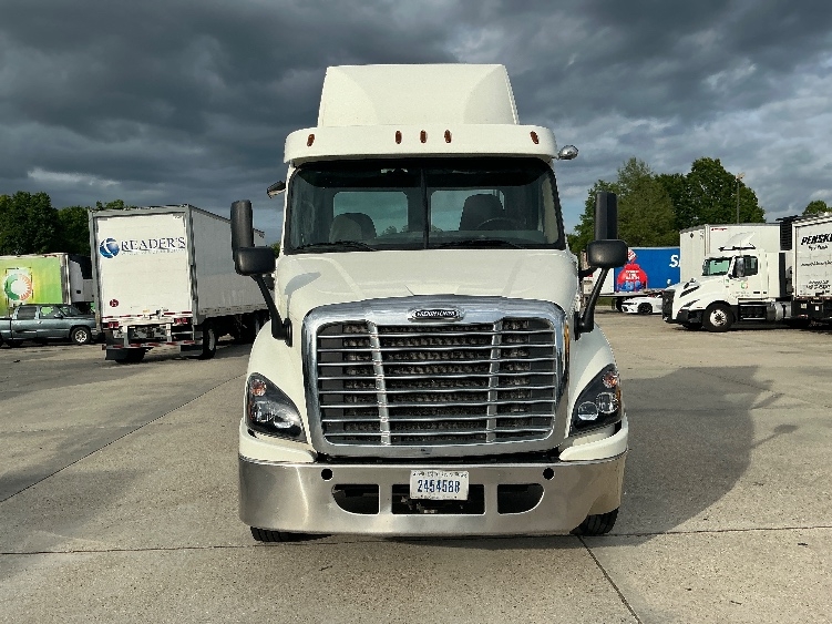 2017 Freightliner Cascadia in Hammond, LA — photo 2