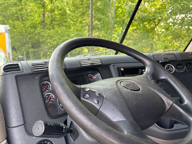 2020 Freightliner Cascadia in Ladson, SC — photo 10