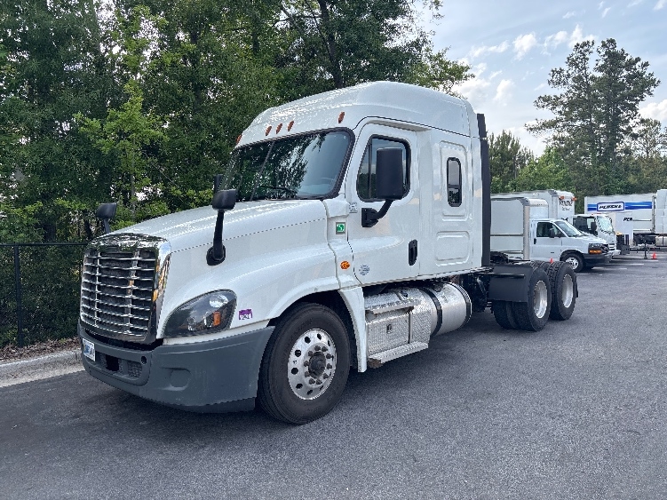 2020 Freightliner Cascadia in Ladson, SC — photo 3