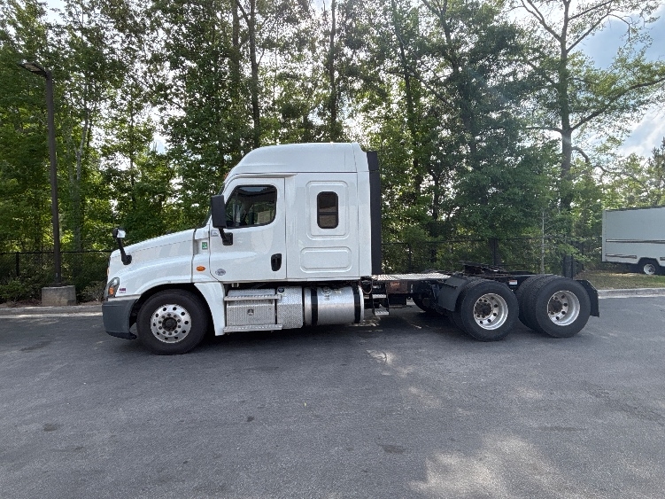 2020 Freightliner Cascadia in Ladson, SC — photo 4