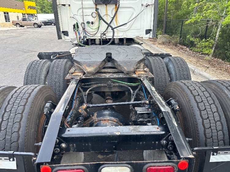 2020 Freightliner Cascadia in Ladson, SC — photo 6