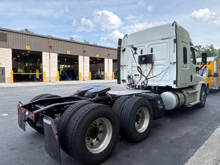 2020 Freightliner Cascadia in Ladson, SC — photo 7