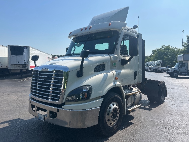 2017 Freightliner Cascadia in Louisville, KY — photo 3