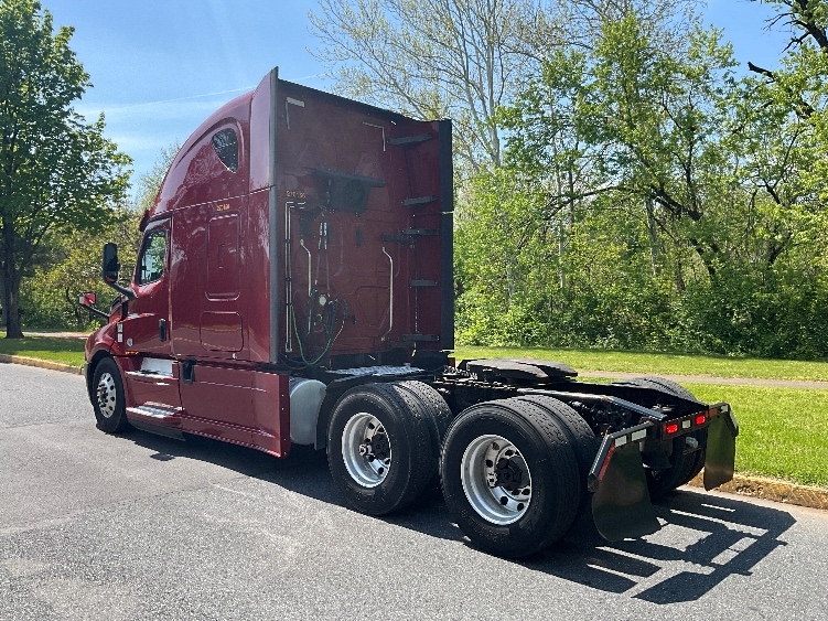 2019 Freightliner Cascadia in Reading, PA — photo 5
