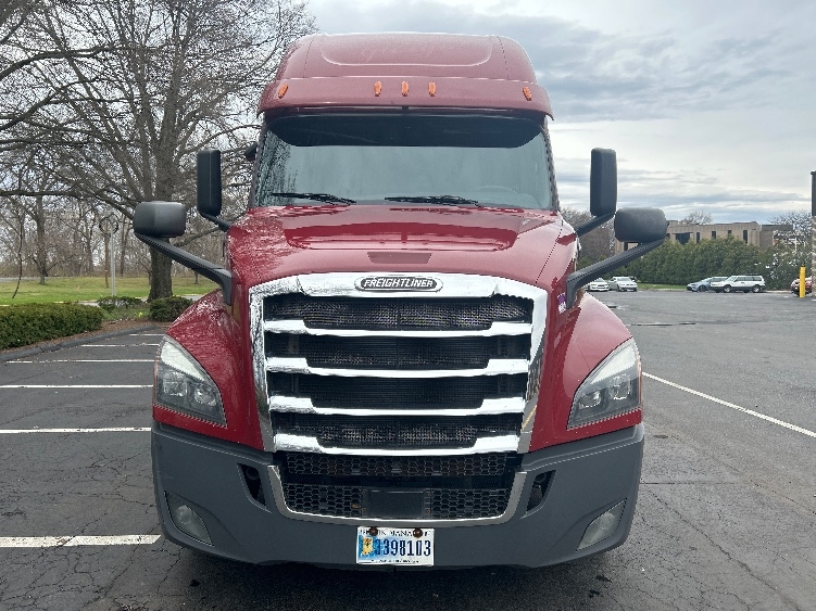 2019 Freightliner Cascadia in Reading, PA — photo 2