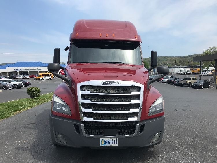 2019 Freightliner Cascadia in Reading, PA — photo 2