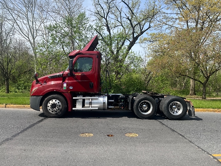 2019 Freightliner Cascadia in Millville, NJ — photo 4