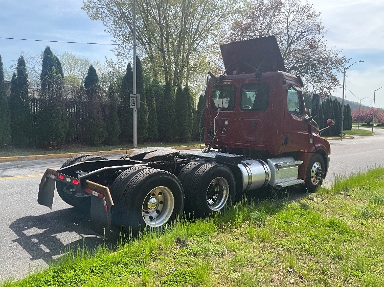 2019 Freightliner Cascadia in Millville, NJ — photo 7