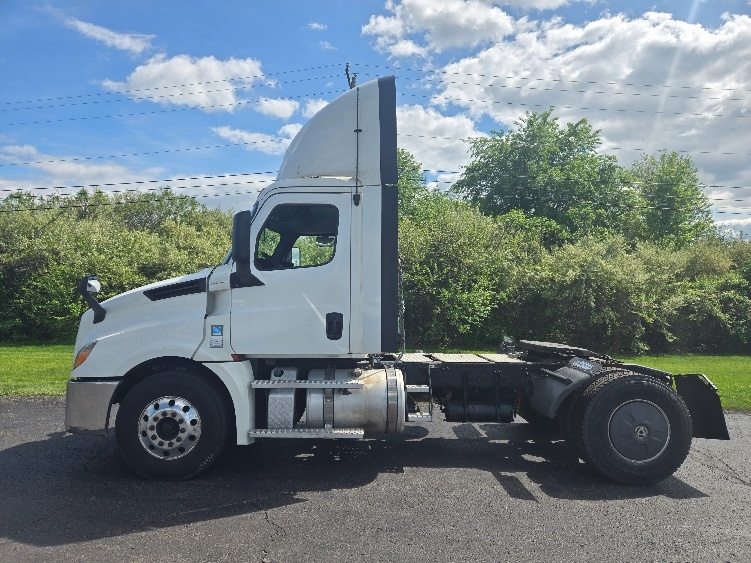 2019 Freightliner Cascadia in White Deer, PA — photo 4