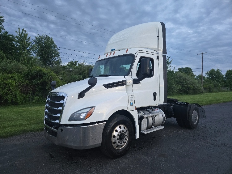 2019 Freightliner Cascadia in White Deer, PA — photo 3