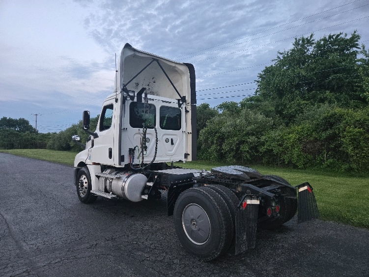 2019 Freightliner Cascadia in White Deer, PA — photo 5