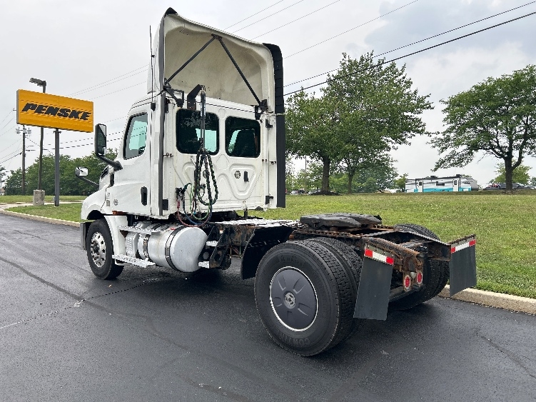 2019 Freightliner Cascadia in Allentown, PA — photo 5