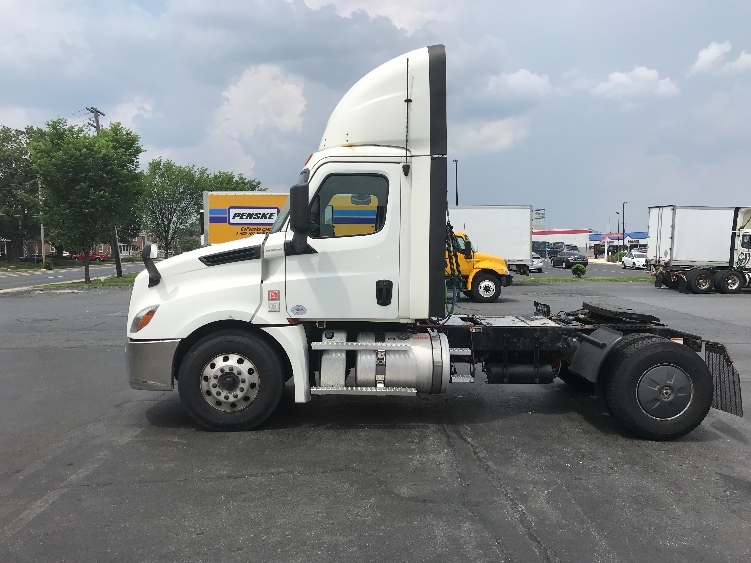 2019 Freightliner Cascadia in Allentown, PA — photo 4