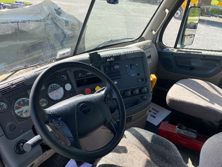 2017 Freightliner Cascadia in West Columbia, SC — photo 10