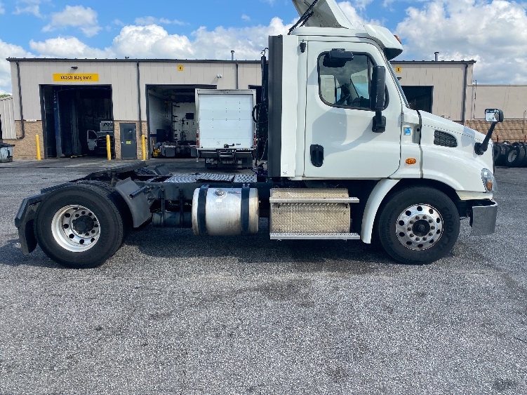 2017 Freightliner Cascadia in West Columbia, SC — photo 8
