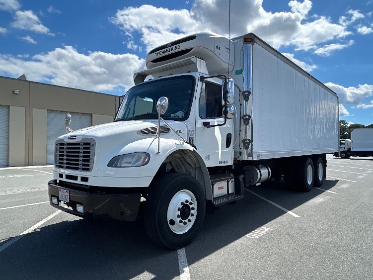 2017 Freightliner M2 106 in West Sacramento, CA — photo 3