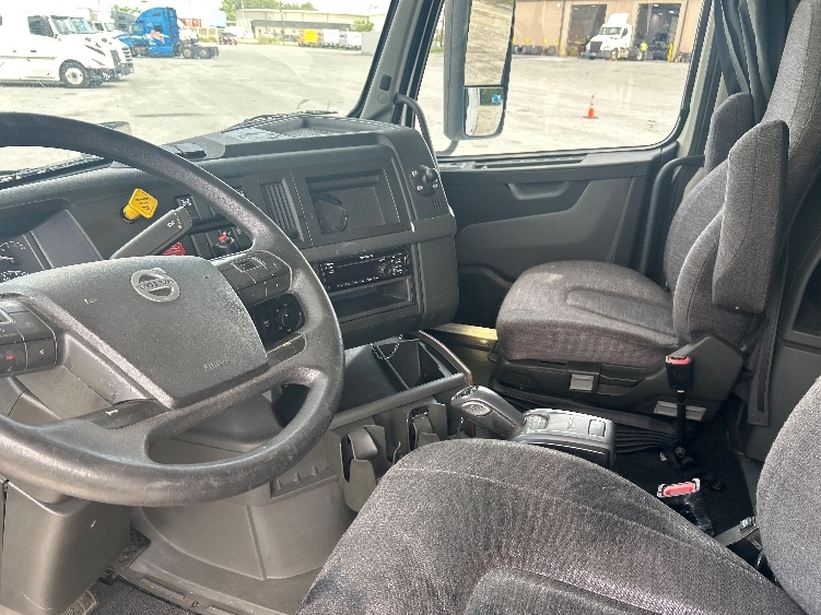 2019 Volvo VNL 760 in Garden City, GA — photo 10