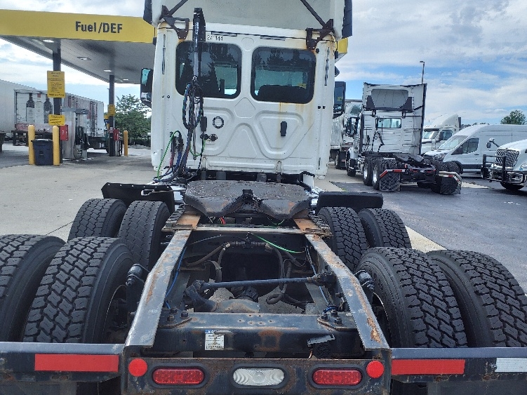 2020 Freightliner Cascadia in Norton, MA — photo 6