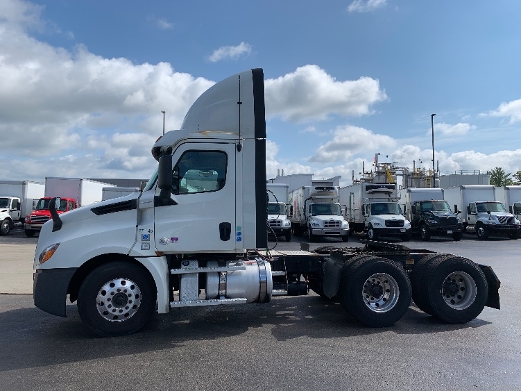 2020 Freightliner Cascadia in Norton, MA — photo 4