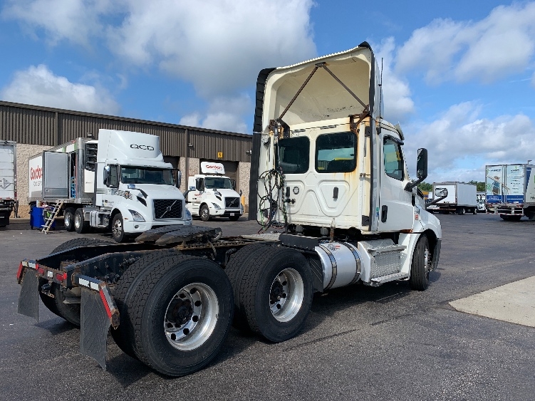 2020 Freightliner Cascadia in Norton, MA — photo 7