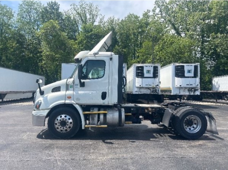 2018 Freightliner Cascadia in Louisville, KY — photo 4