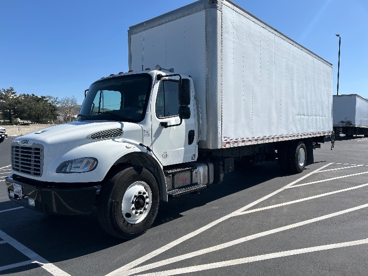 2019 Freightliner M2 106 in Fontana, CA — photo 3