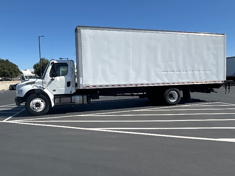 2019 Freightliner M2 106 in Fontana, CA — photo 4