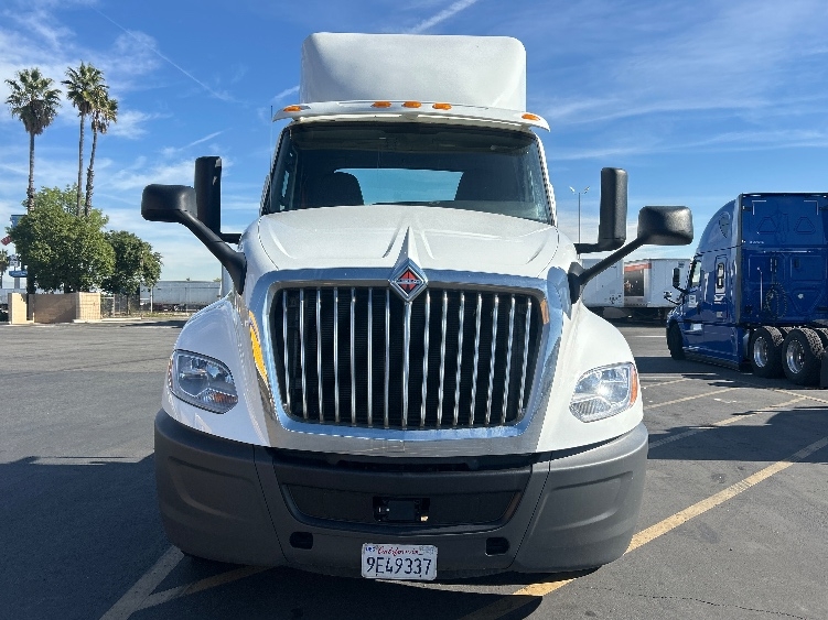 2019 International LT in Fontana, CA — photo 2
